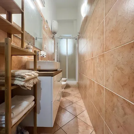 Lägenhet A Casa Di Ala Rom